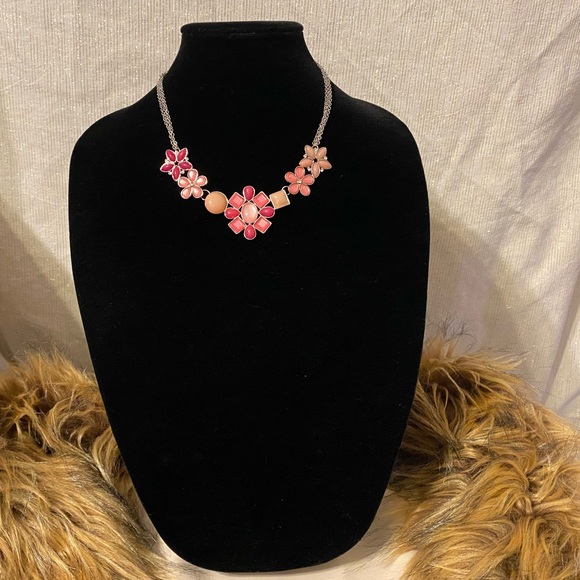 Christopher & Banks Jewelry - Christopher & Banks necklace #017